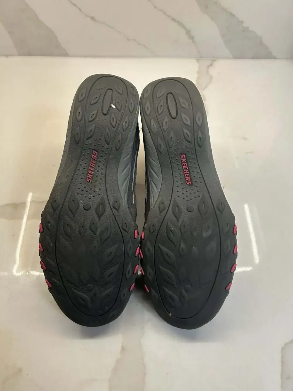 Skechers Women's Relaxed Fit (Size: 8)